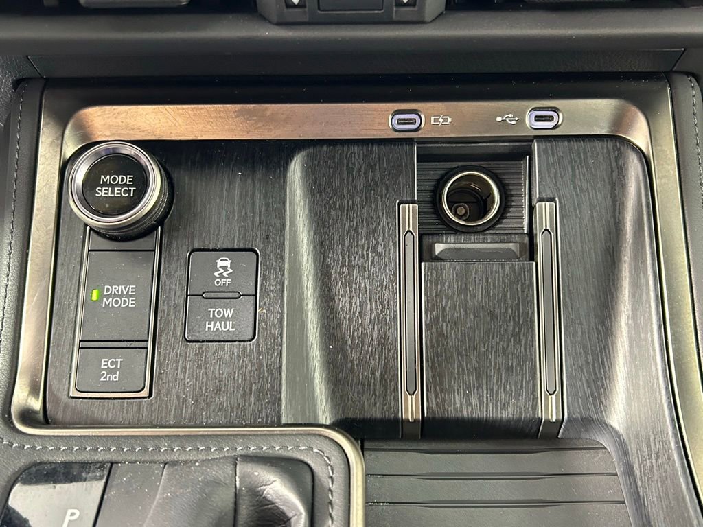 Used 2024 Lexus GX 550 w/ Accessory Package (2T) AWD/4WD image 27
