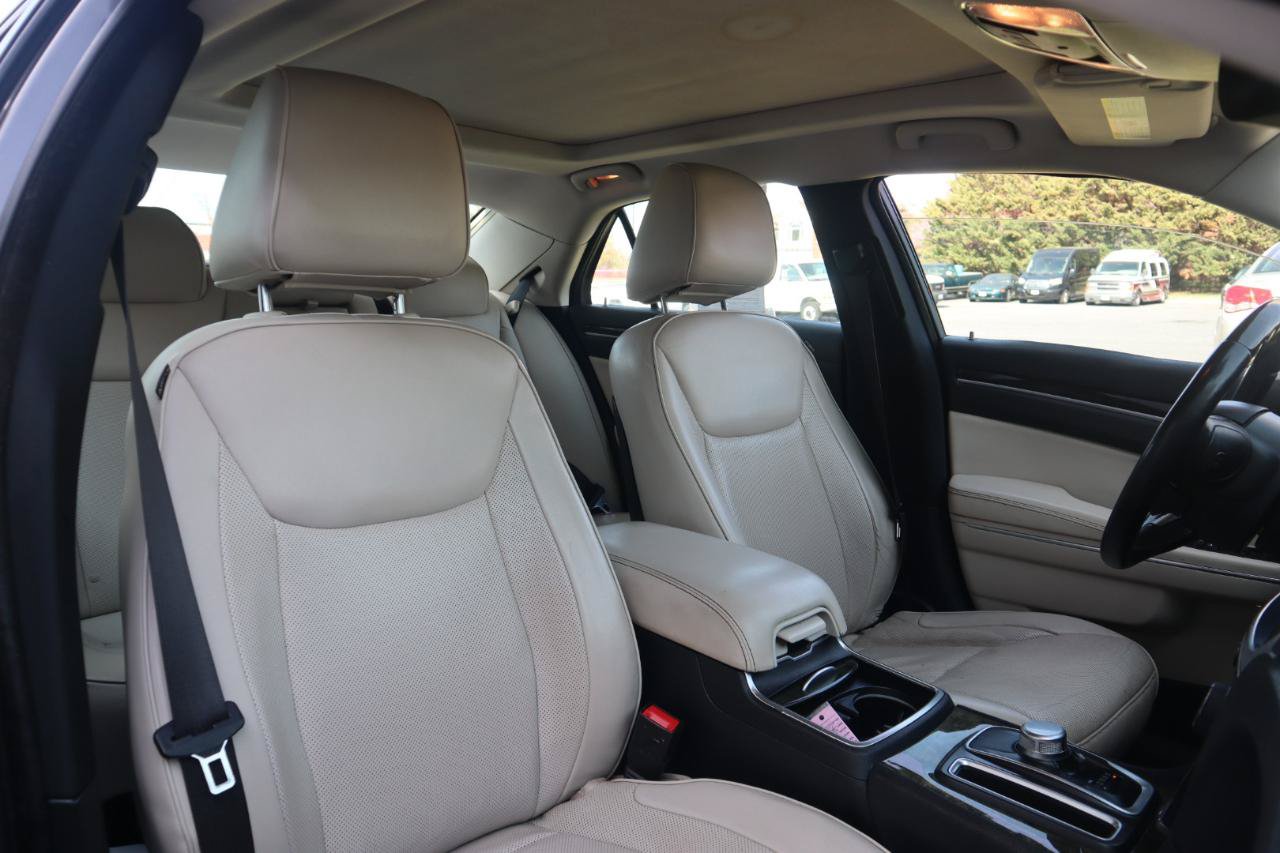 Used 2015 Chrysler 300 C w/ Light Group RWD image 41