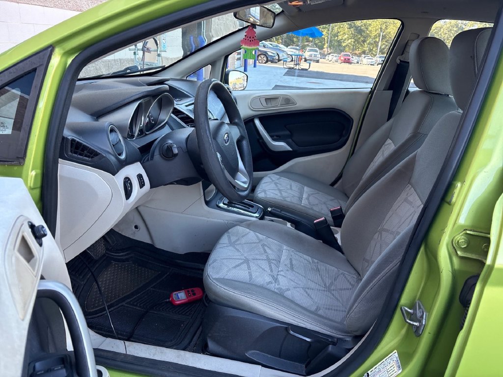 Used 2011 Ford Fiesta SE w/ 201A Rapid Spec Order Code FWD image 6