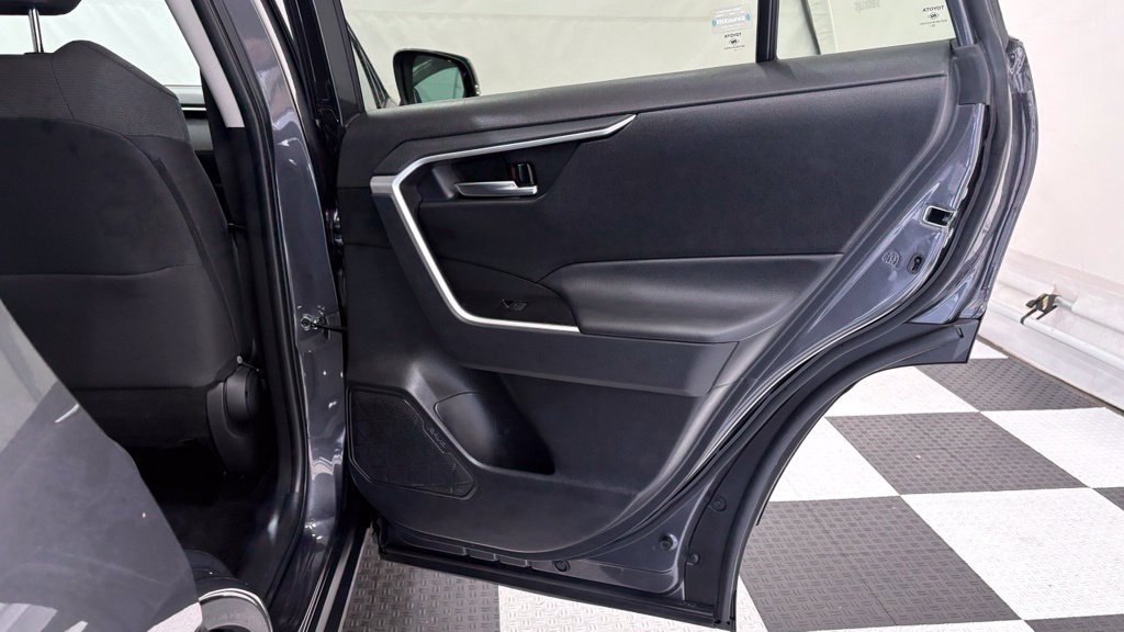 Used 2024 Toyota RAV4 XLE FWD image 27