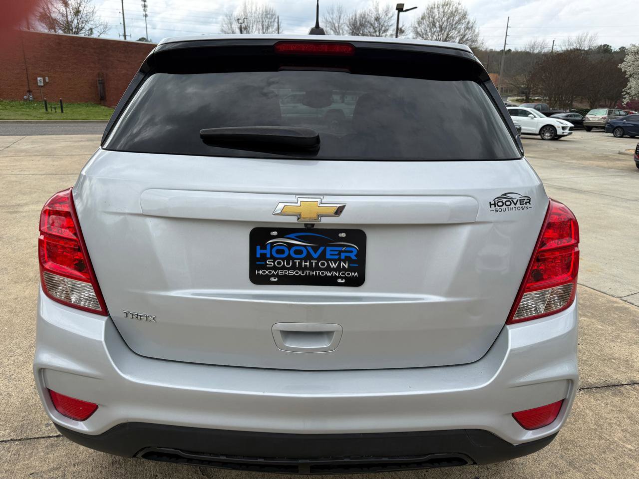 Used 2022 Chevrolet Trax LS w/ Tint and Cruise Package FWD image 4