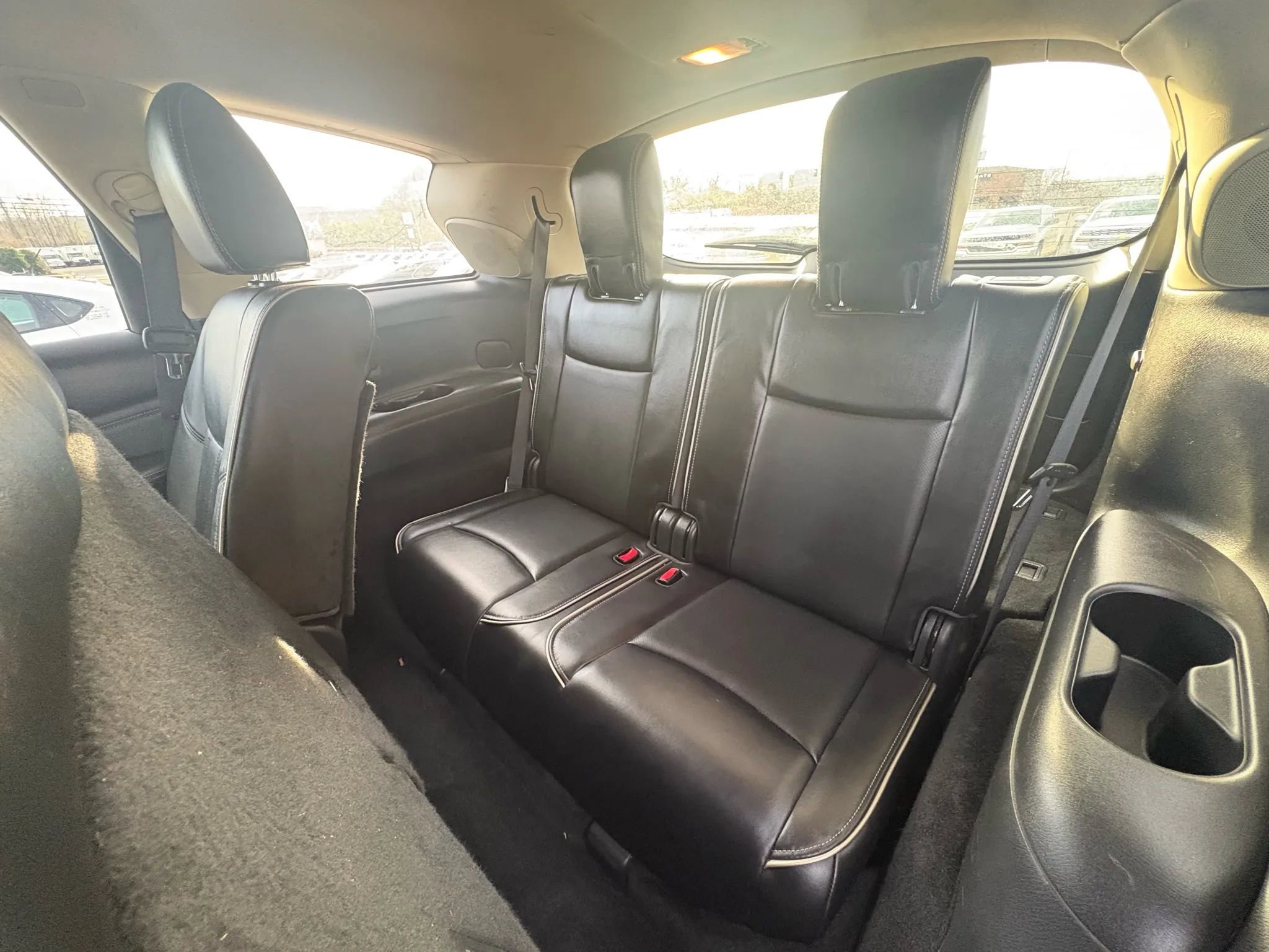 Used 2016 INFINITI QX60 3.5 Sport Utility 4D image 12