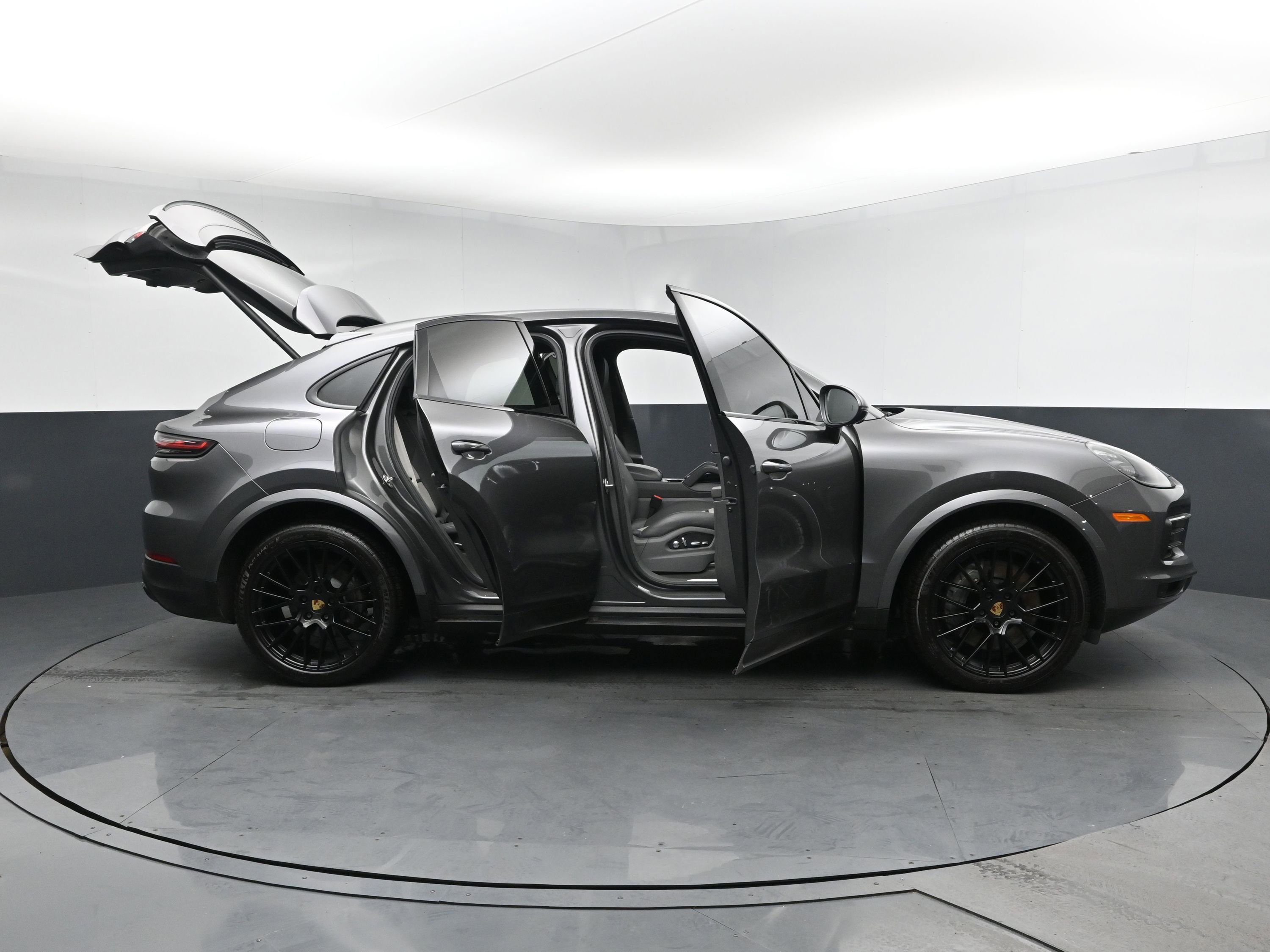Used 2021 Porsche Cayenne S w/ Premium Package Plus AWD/4WD image 26
