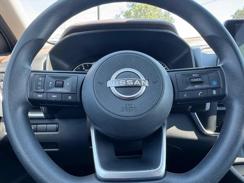 Certified 2023 Nissan Rogue SV FWD image 17