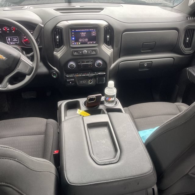 Used 2025 Chevrolet Silverado 2500 Custom w/ Custom Value Package AWD/4WD image 4