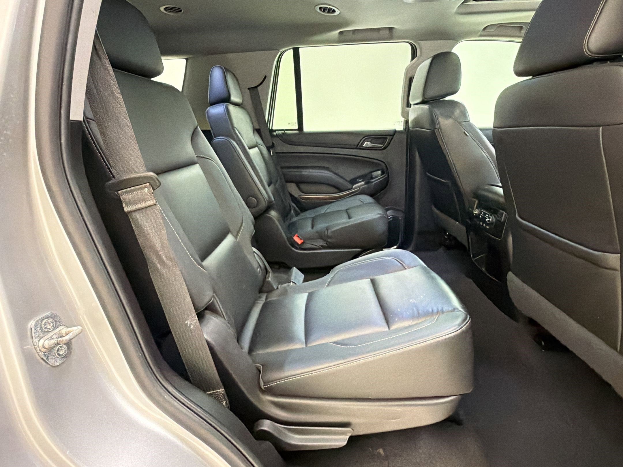 Used 2019 Chevrolet Tahoe LT w/ LT Signature Package image 30