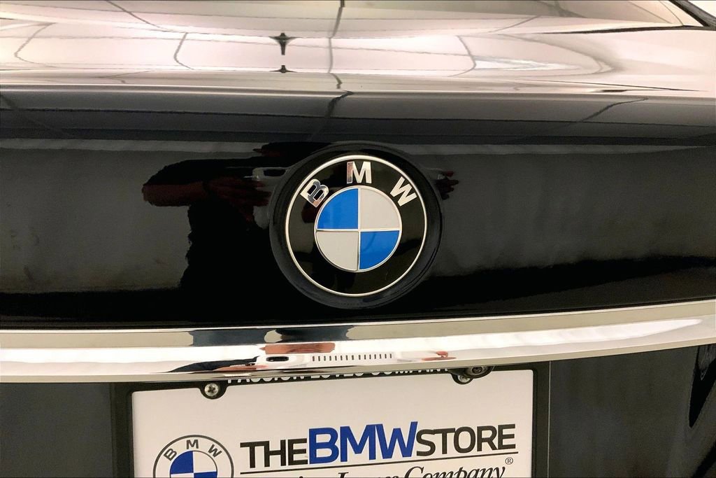 Used 2019 BMW 740i w/ Executive Package RWD image 30