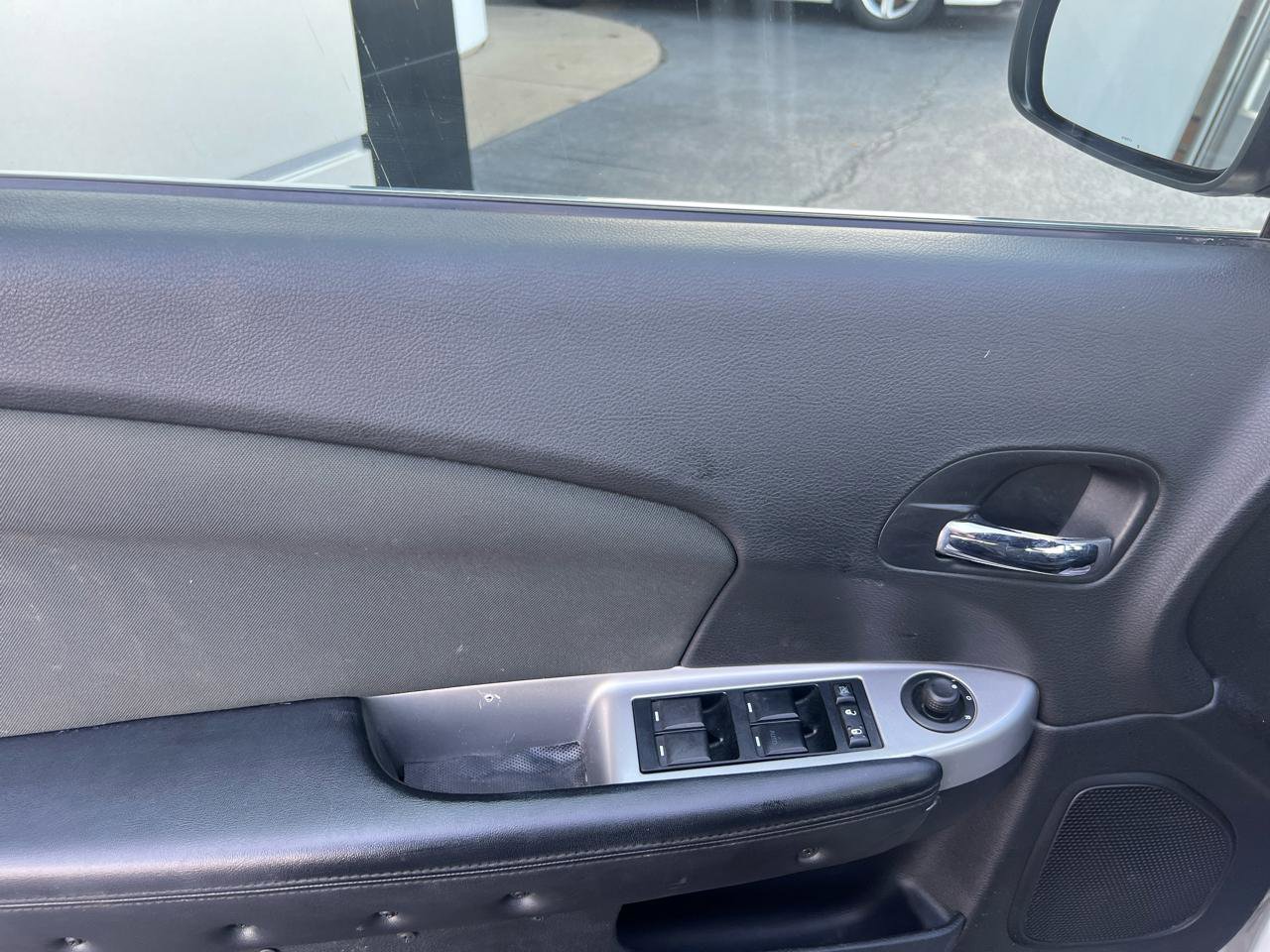 Used 2012 Chrysler 200 Touring image 11