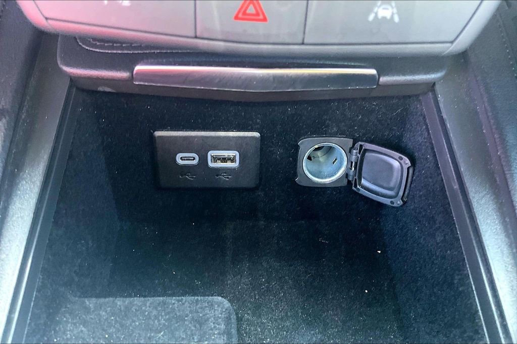 Certified 2025 Cadillac XT4 Premium Luxury image 16