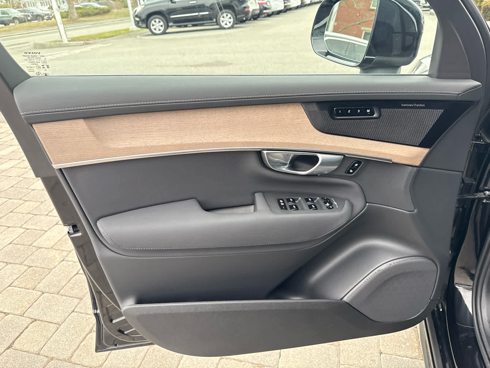 Used 2026 Volvo XC90 B6 Plus AWD/4WD image 11