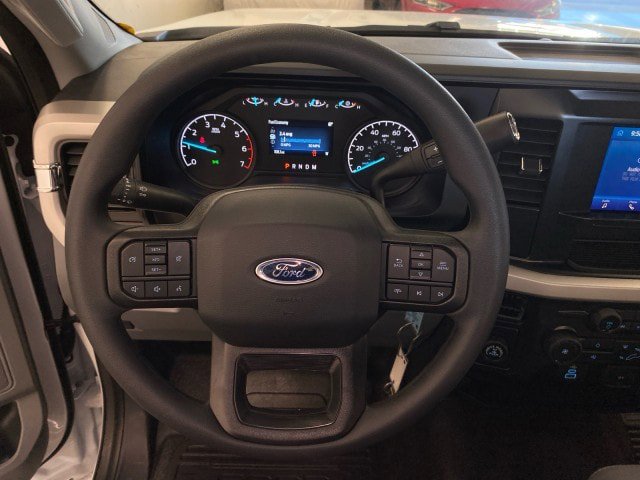 New 2026 Ford F250 XL w/ XL Chrome Package image 19