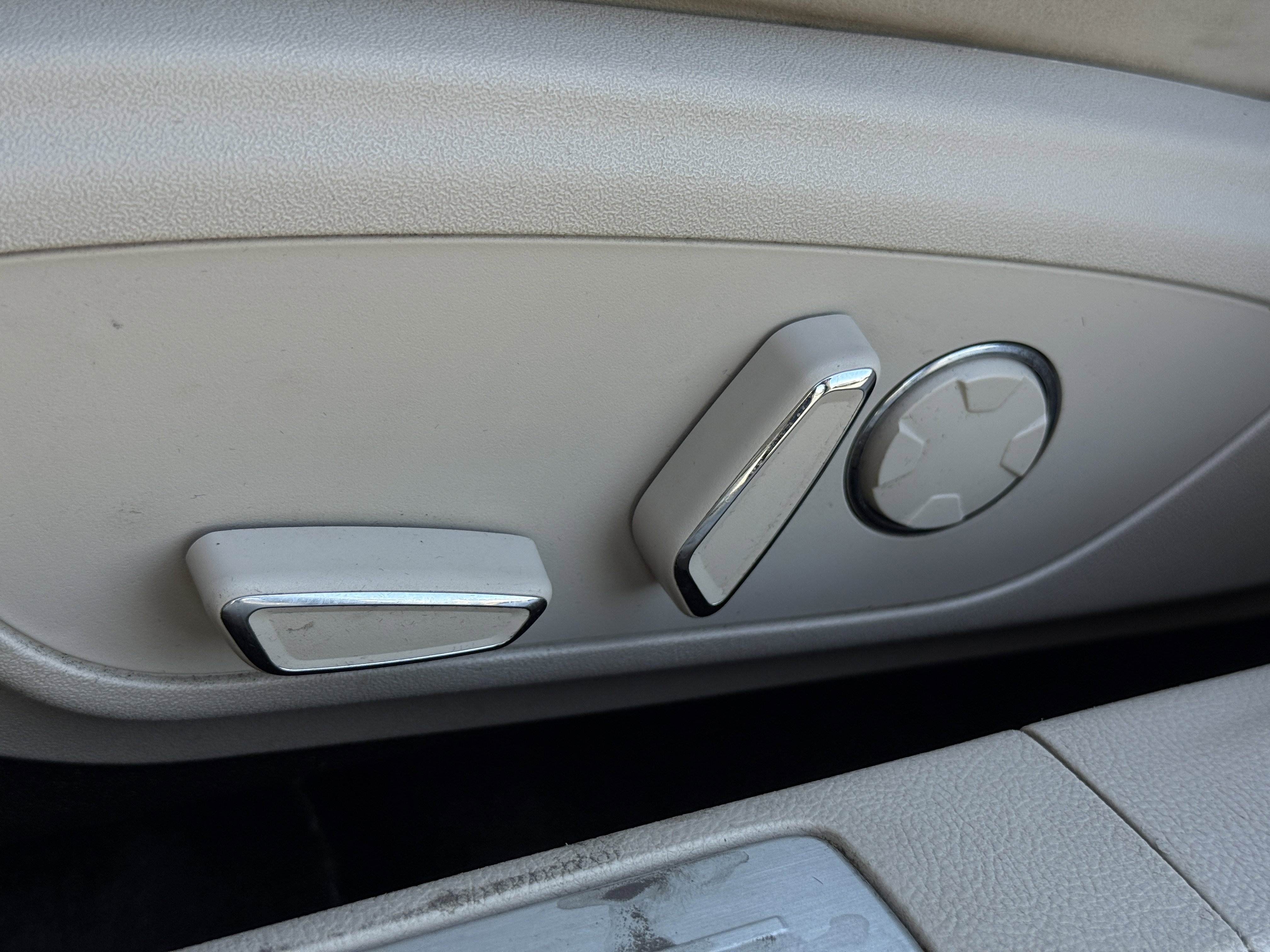 Used 2017 Lincoln MKZ Select w/ Climate Package image 29