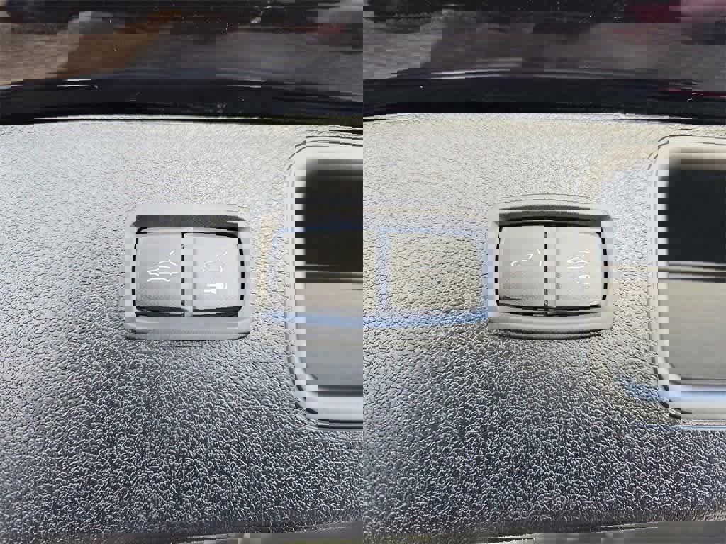 Certified 2025 Porsche Macan image 26