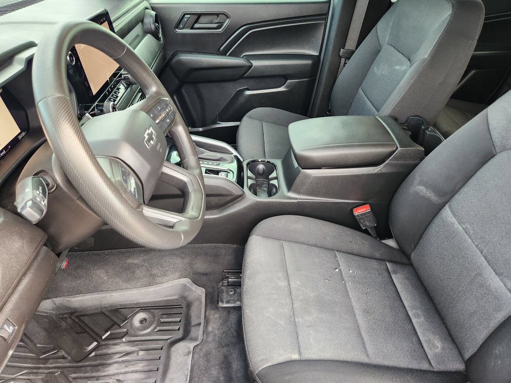 Used 2024 Chevrolet Colorado Trail Boss w/ Technology Package AWD/4WD image 13