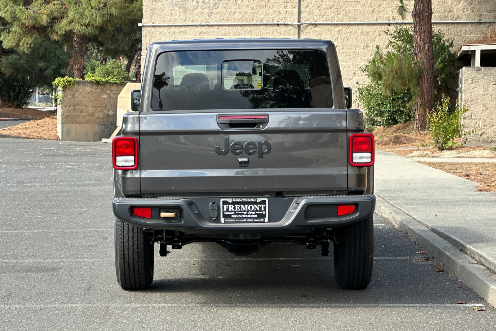 New 2026 Jeep Gladiator Sport AWD/4WD image 4