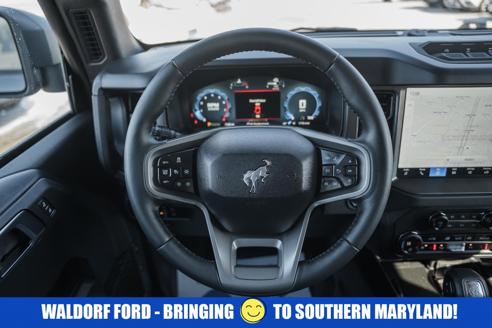 Used 2025 Ford Bronco Badlands image 34