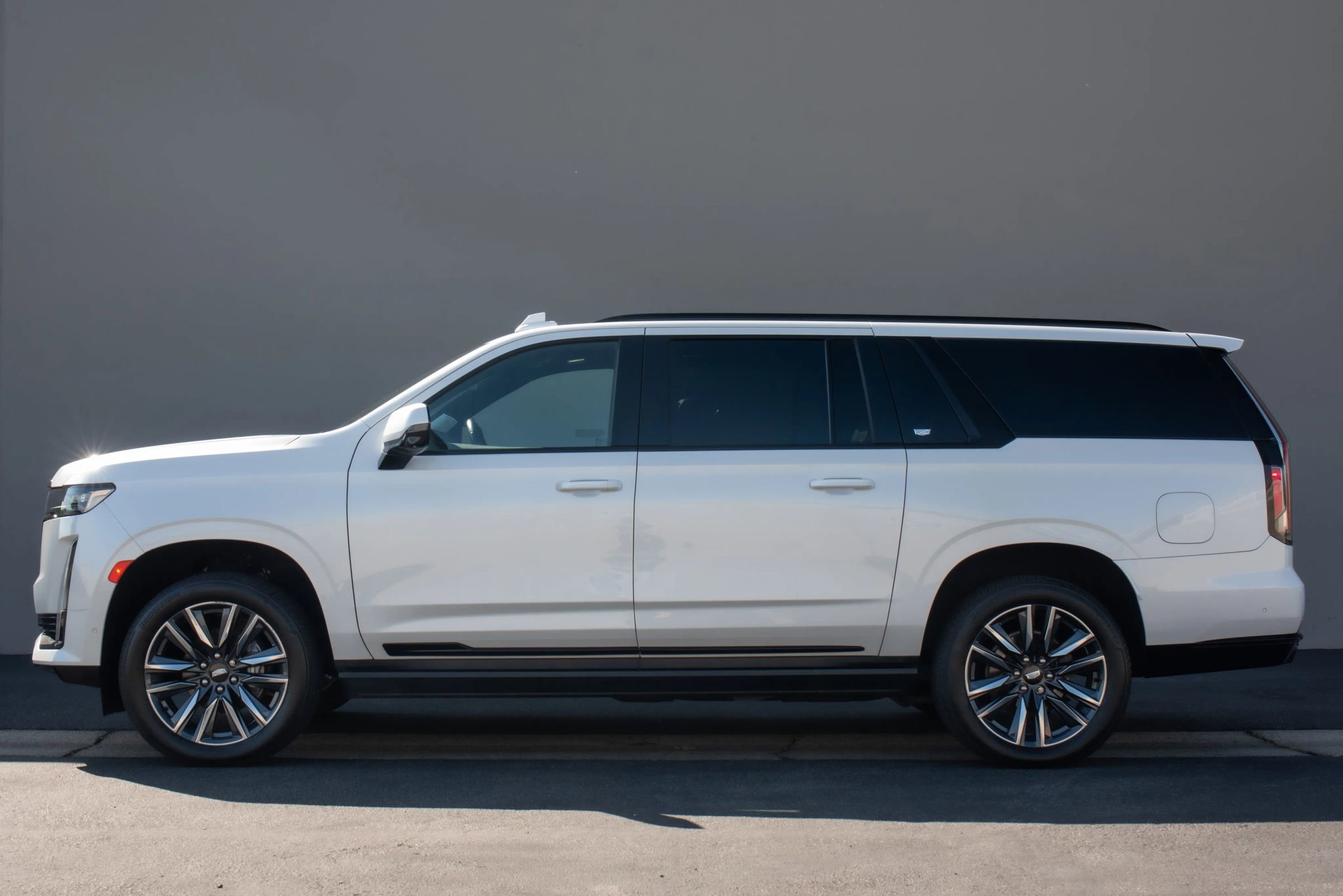 Used 2022 Cadillac Escalade ESV Sport Platinum image 8