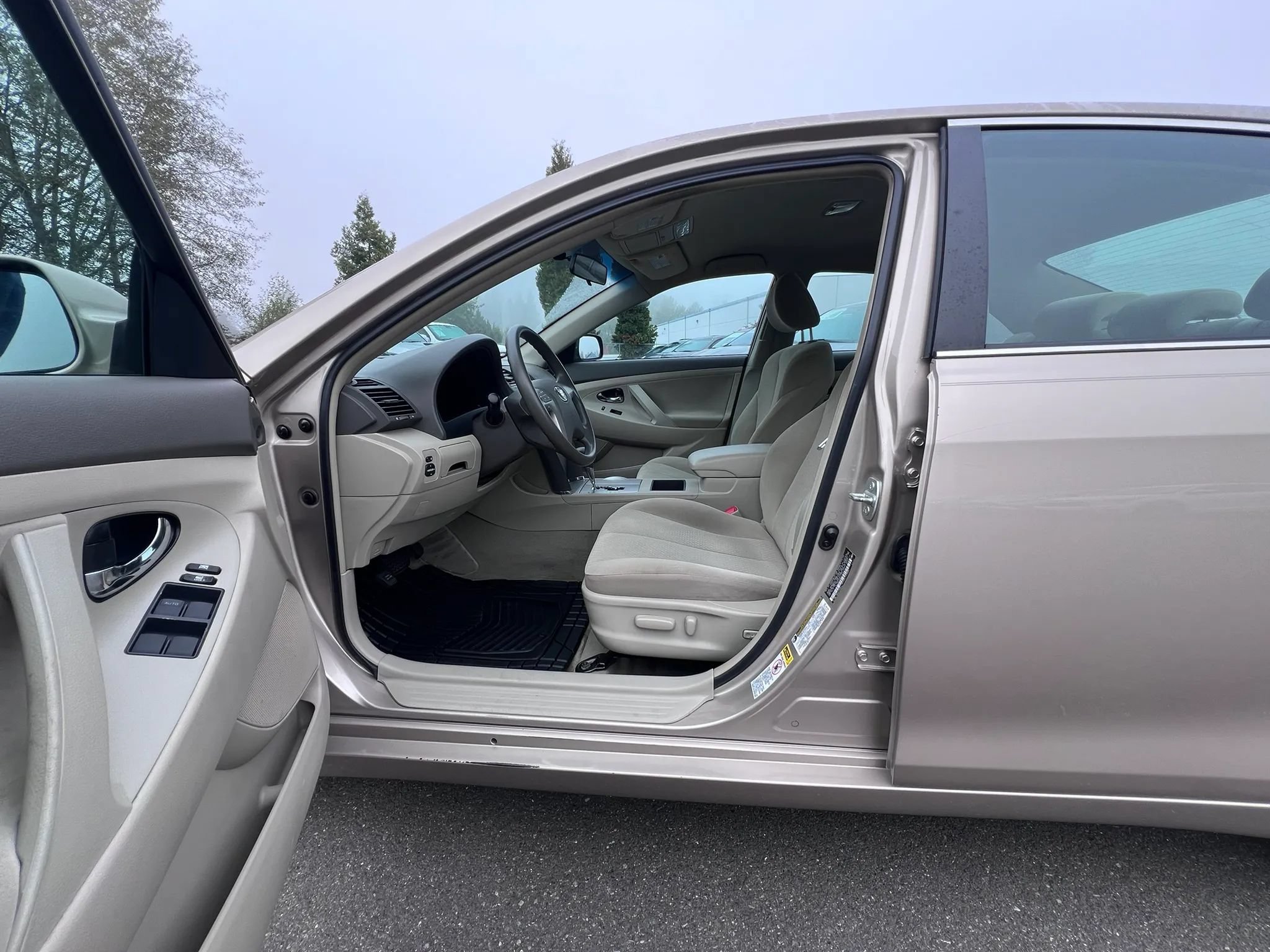Used 2007 Toyota Camry LE FWD image 13
