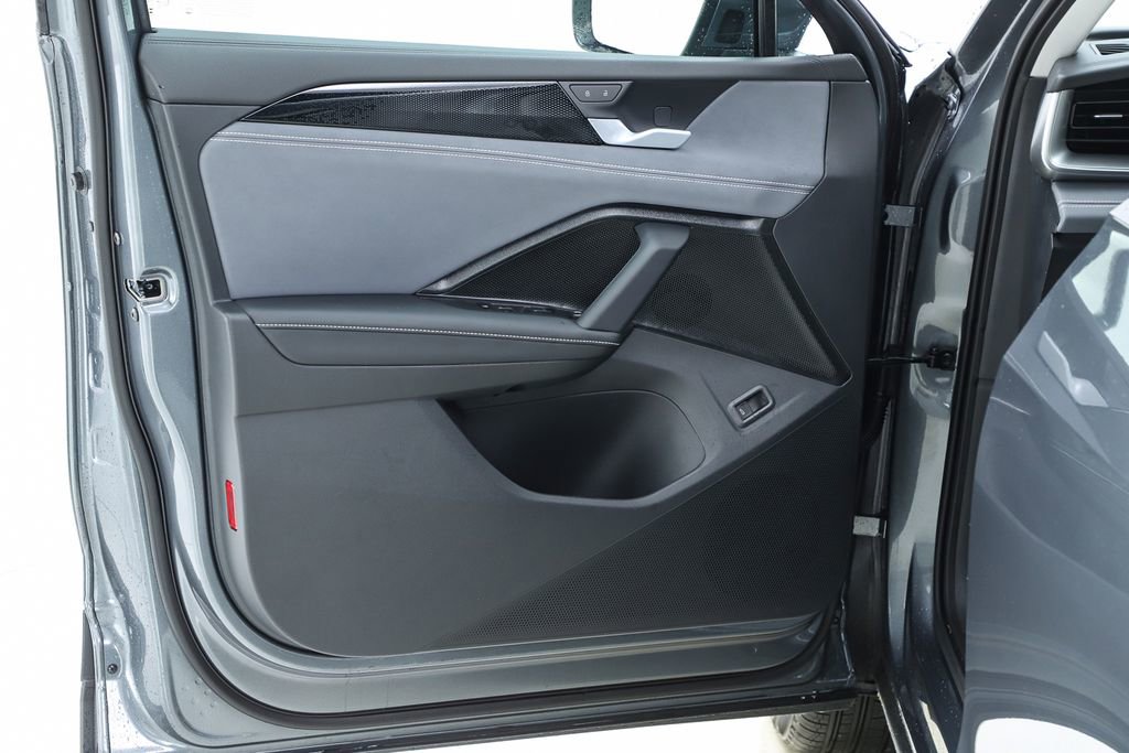 New 2026 Volkswagen Tiguan SE image 18