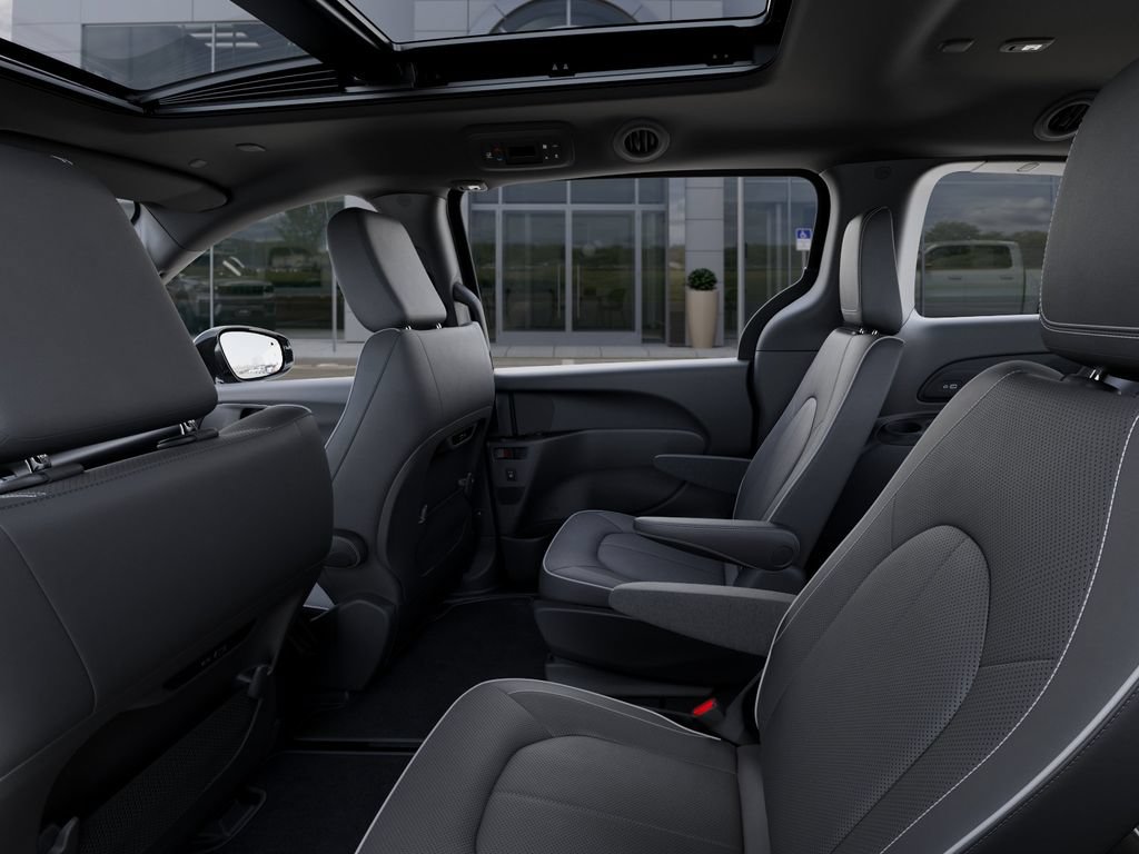 New 2027 Chrysler Pacifica Limited FWD image 23
