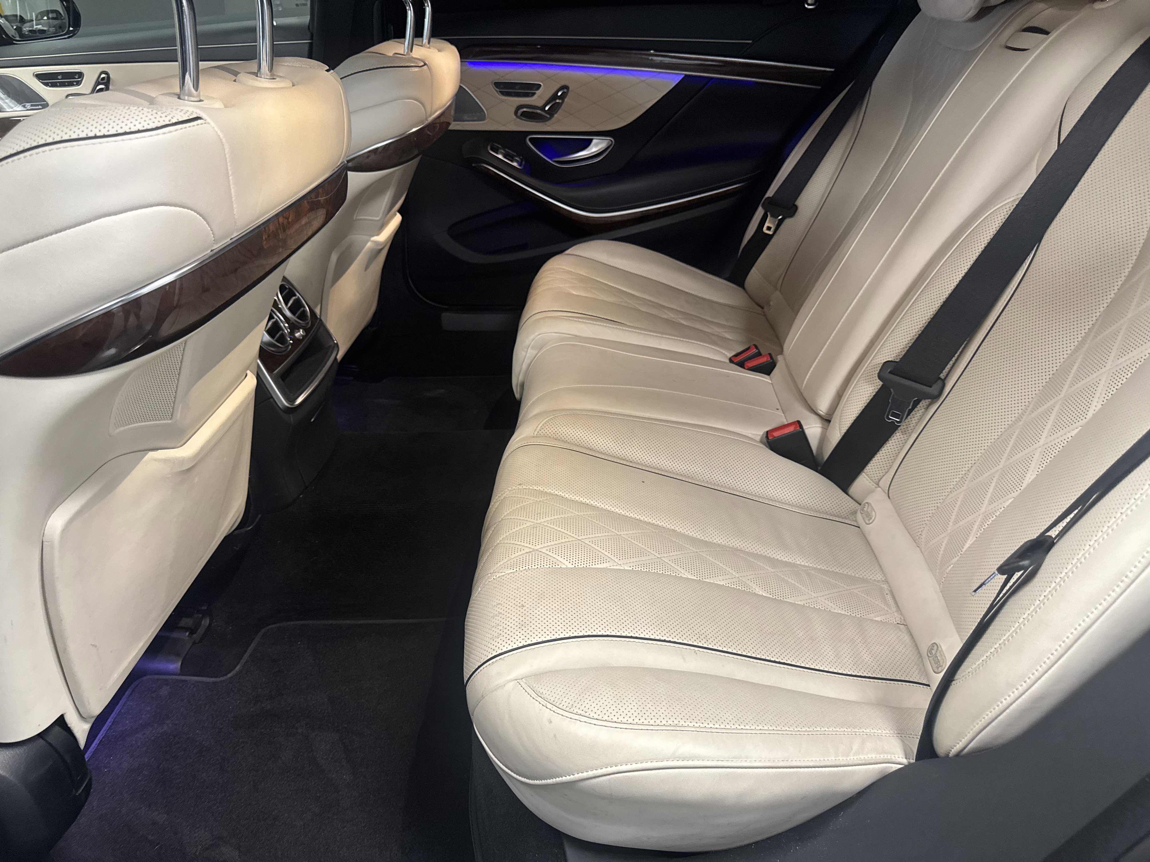 Used 2015 Mercedes-Benz S 550 Sedan w/ Sport Package w/ Sport Package image 20