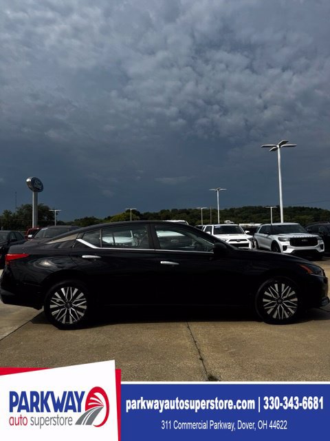 Used 2024 Nissan Altima 2.5 SV AWD/4WD image 10