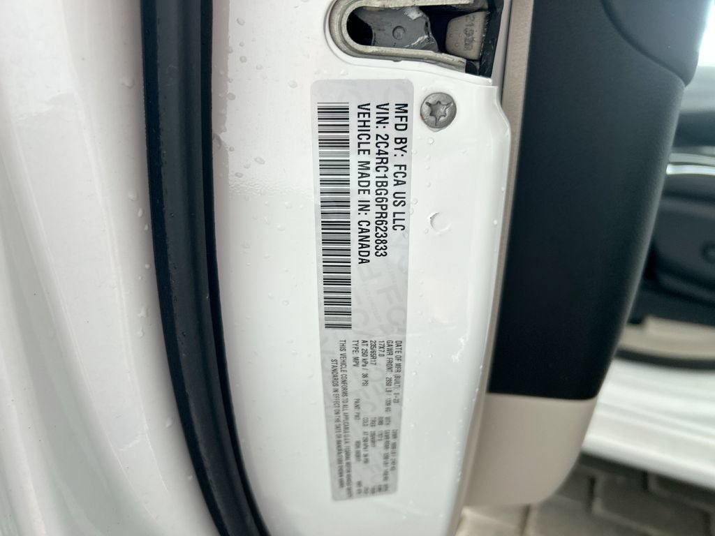 Used 2023 Chrysler Pacifica Touring-L FWD image 41