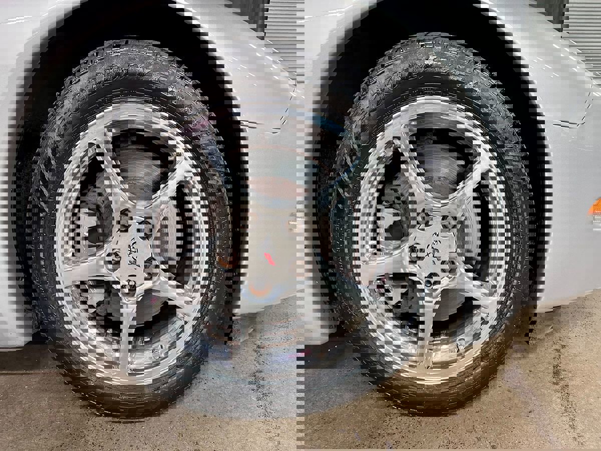 Used 2001 Chevrolet Corvette Convertible w/ Preferred Equipment Group2 image 26