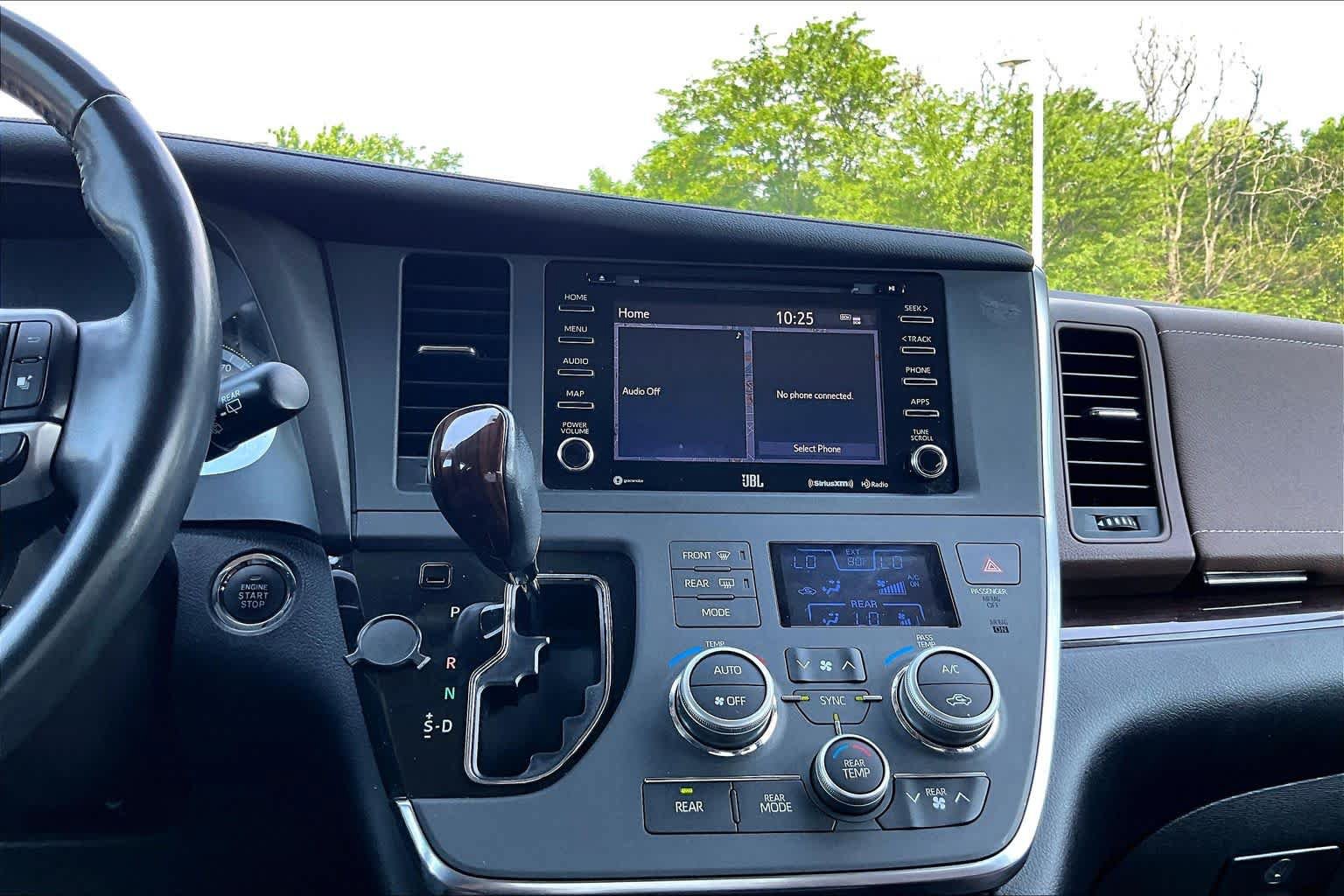 Used 2019 Toyota Sienna Limited Premium w/ Carpet Mat Package AWD/4WD image 36