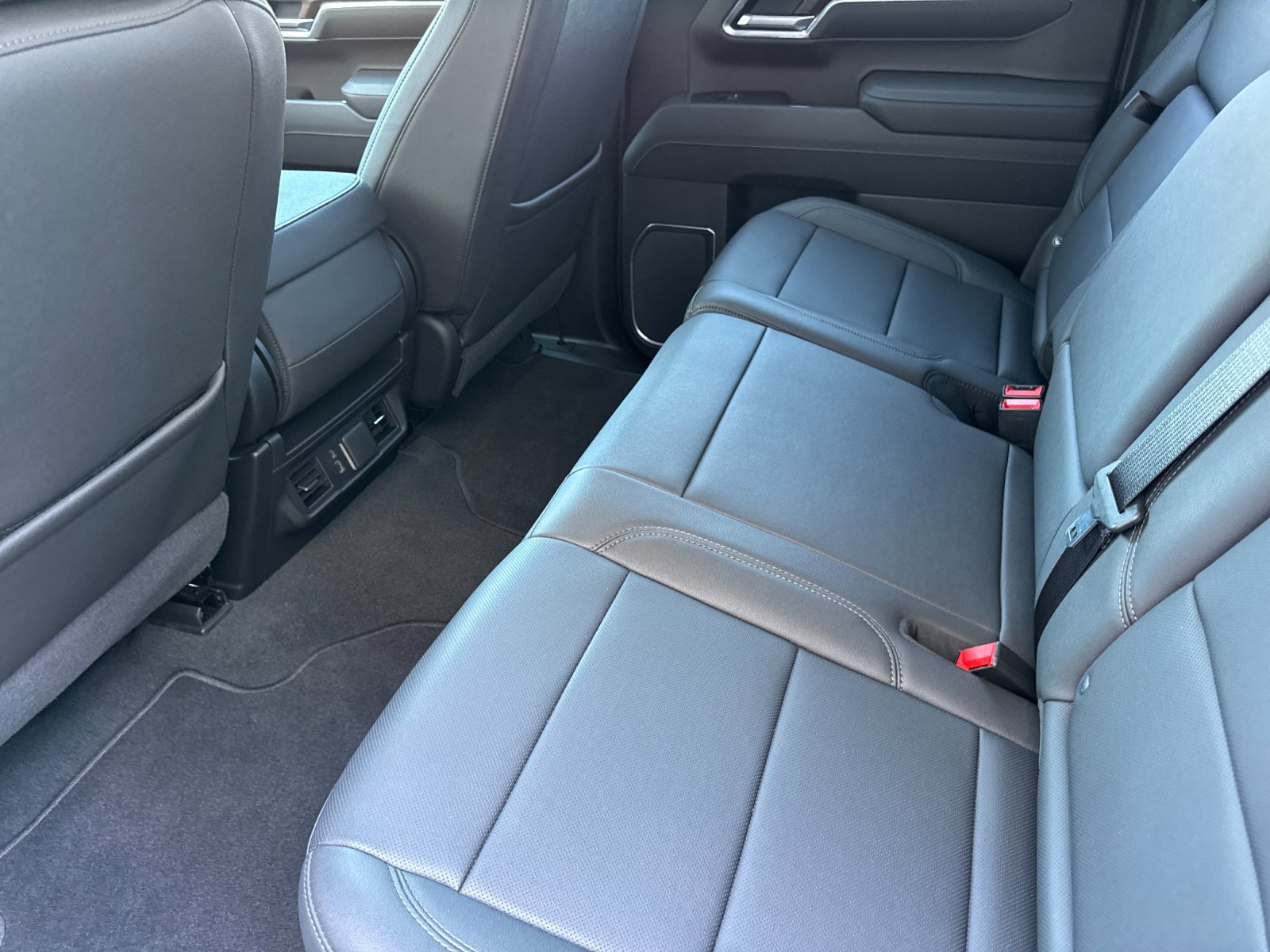 Used 2026 GMC Sierra 1500 SLT RWD image 14