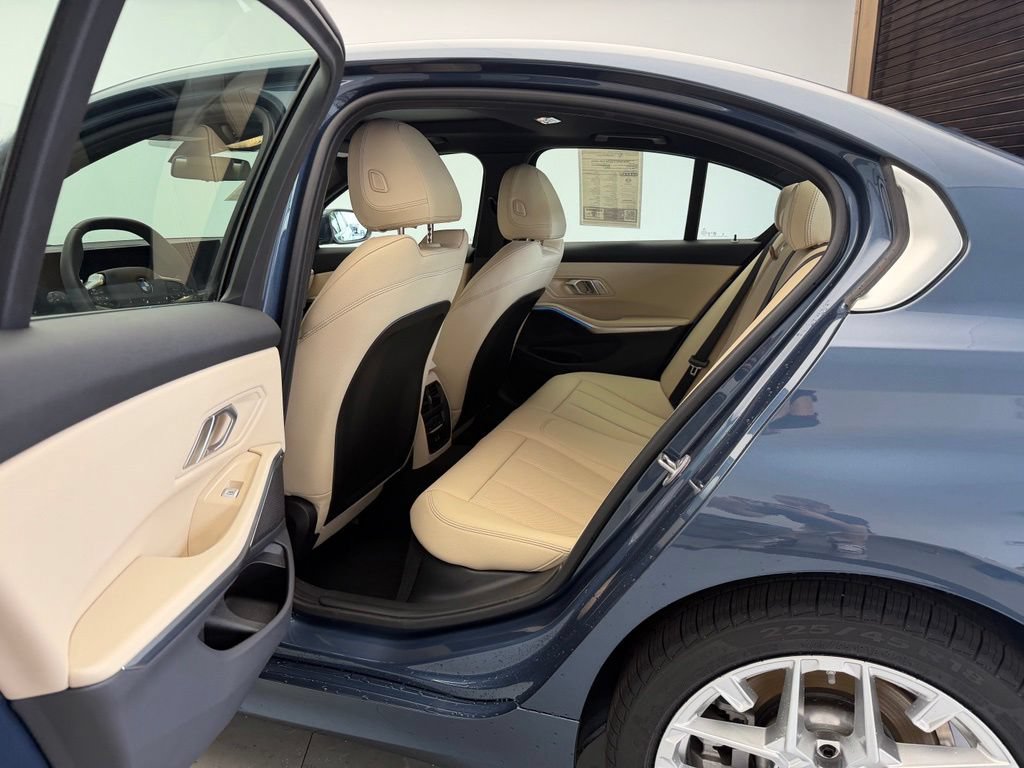 Certified 2026 BMW 330i xDrive Sedan w/ Convenience Package AWD/4WD image 6
