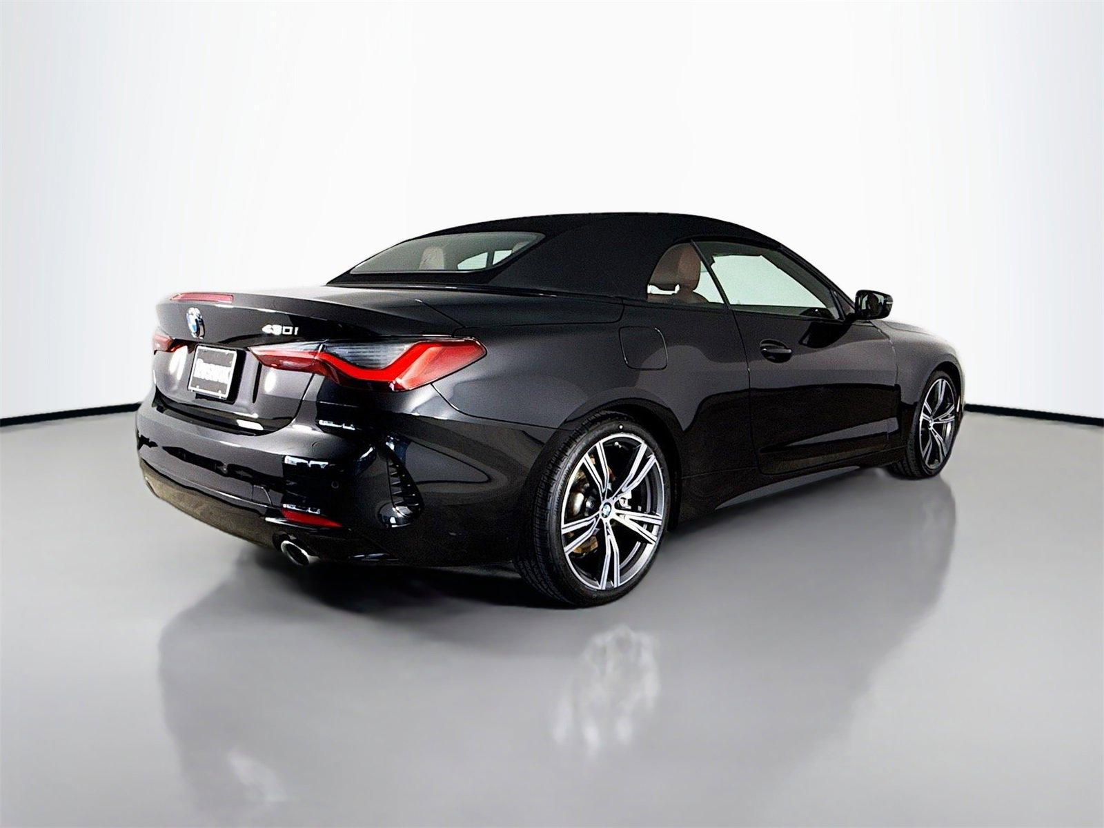 Certified 2023 BMW 430i Convertible w/ Convenience Package image 7