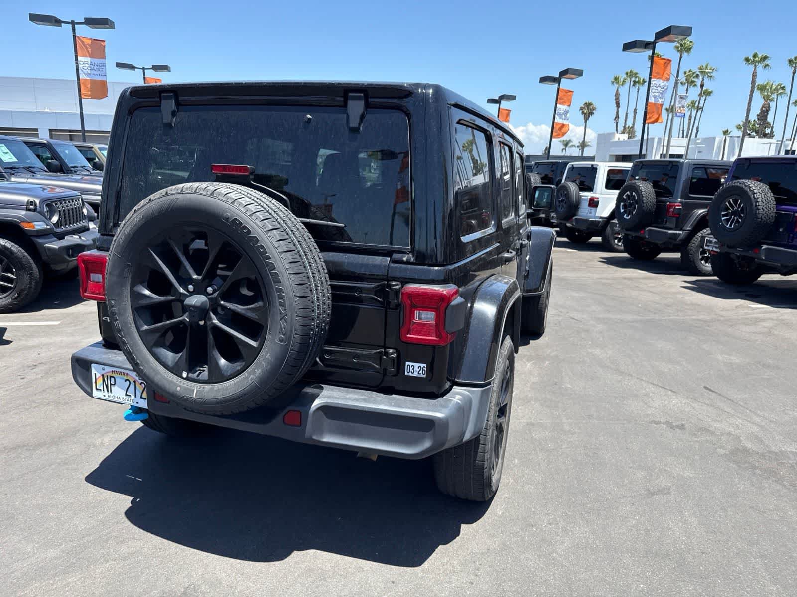 Used 2024 Jeep Wrangler Unlimited Sahara AWD/4WD image 20