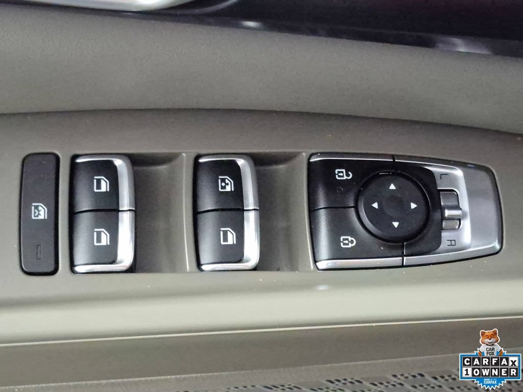 Used 2025 Kia Carnival FWD image 14