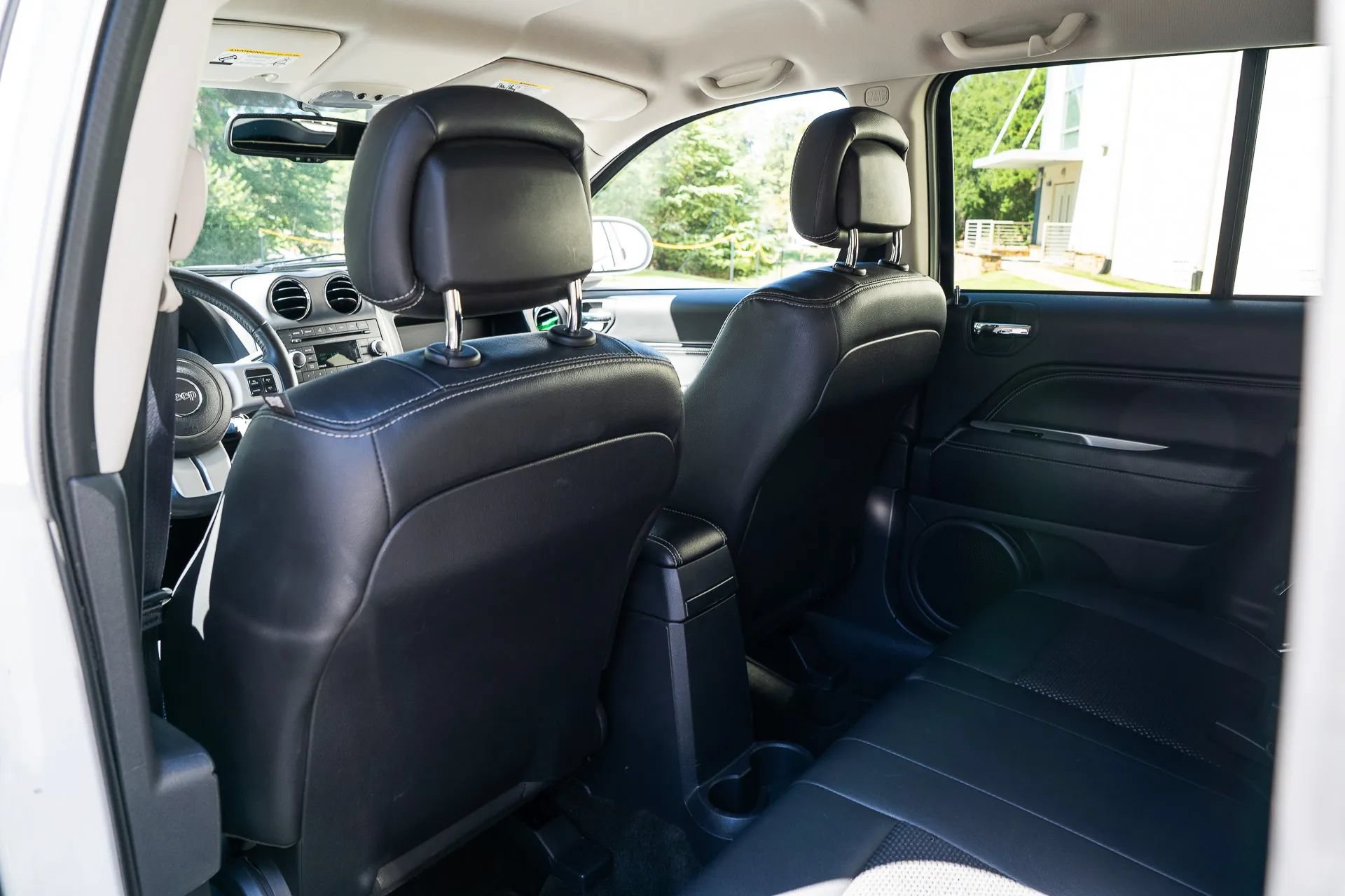 Used 2017 Jeep Compass Latitude FWD image 29