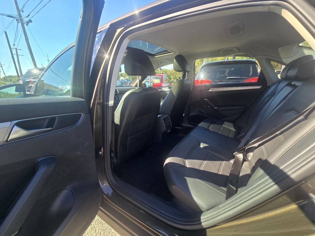 Used 2019 Volkswagen Passat 2.0T Wolfsburg FWD image 24