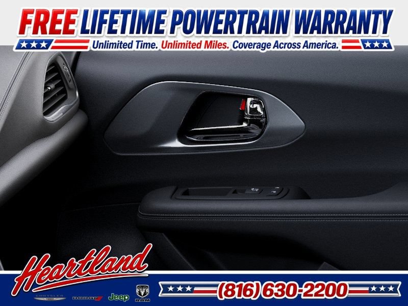 New 2027 Chrysler Pacifica Select w/ Family Tech Group AWD/4WD image 25