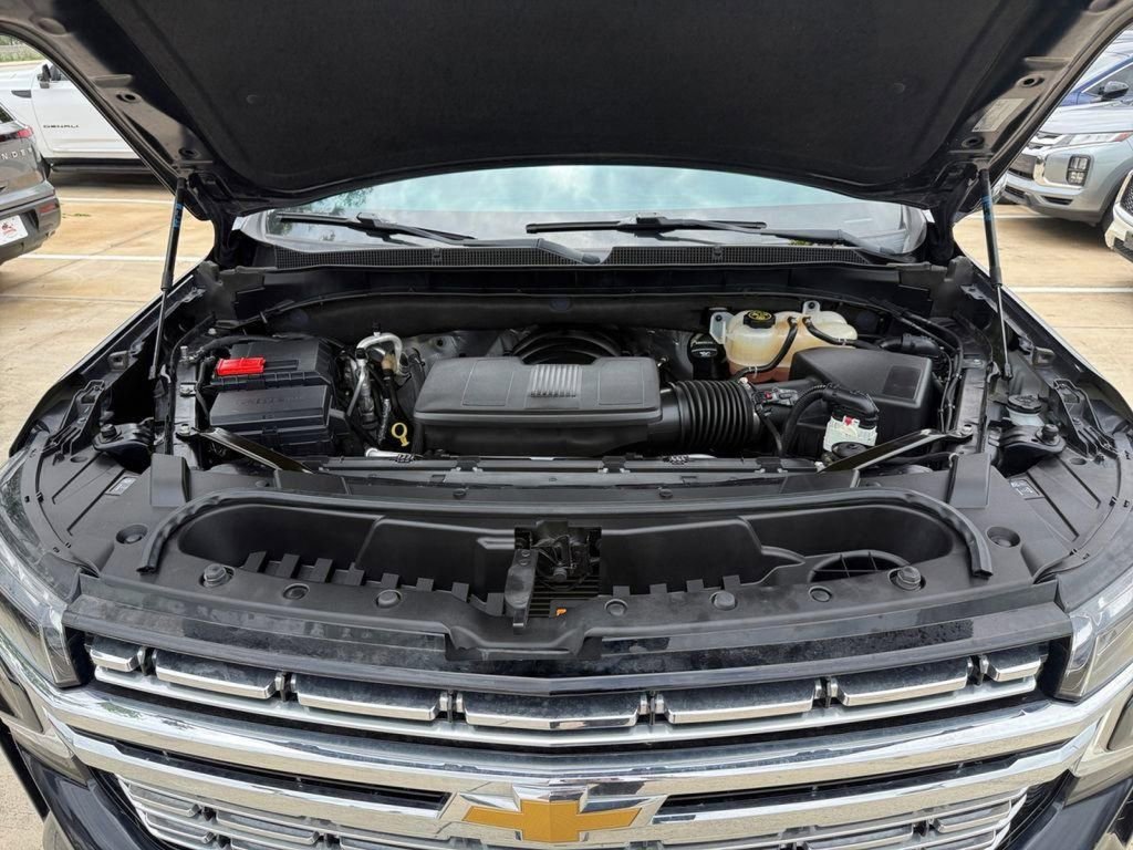 Used 2023 Chevrolet Suburban Premier AWD/4WD image 19