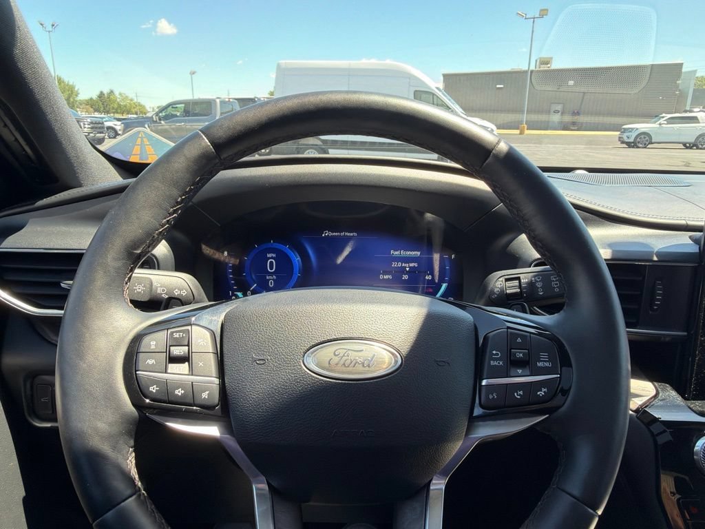 Used 2021 Ford Explorer Platinum AWD/4WD image 17