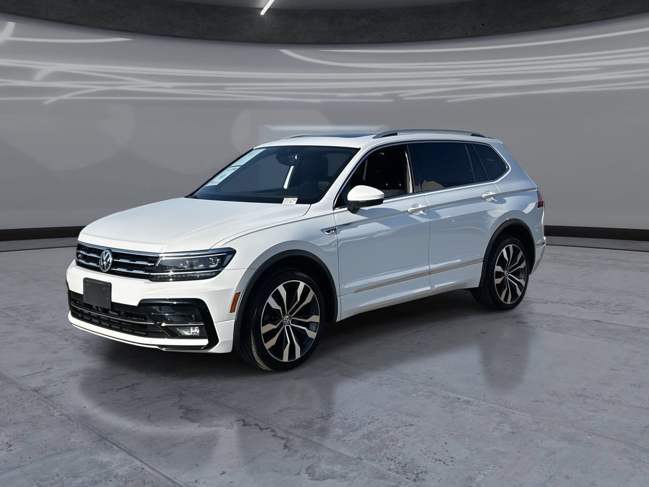 Used 2020 Volkswagen Tiguan SEL Premium R-Line w/ 3rd Row Seat Package AWD/4WD image 3