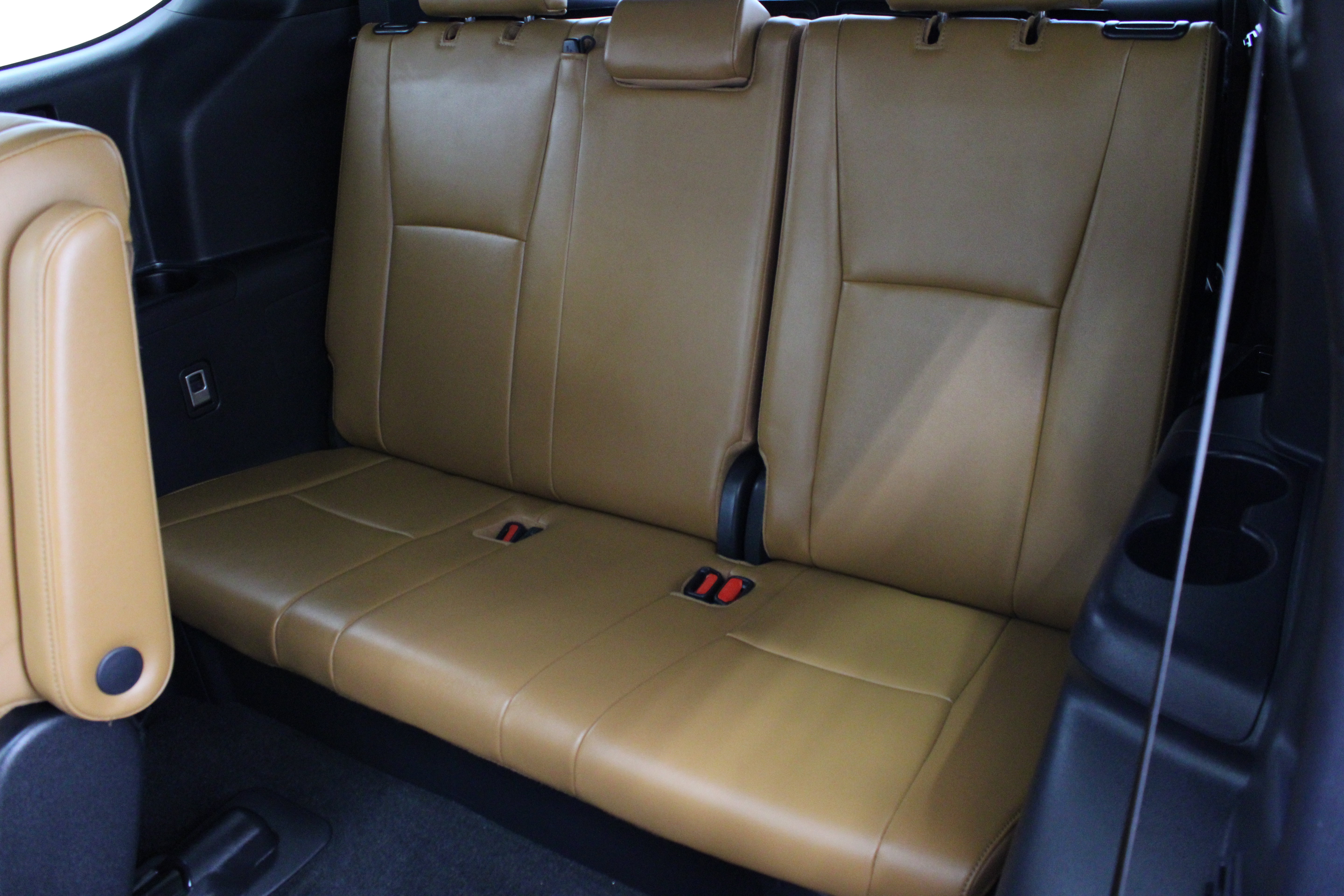 Used 2024 Toyota Highlander Platinum FWD image 35