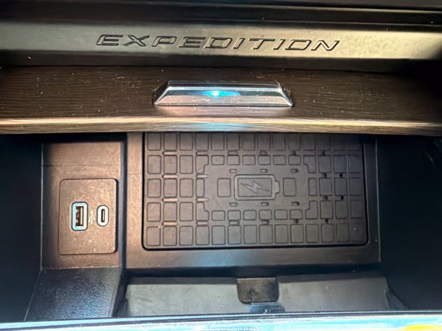 Used 2024 Ford Expedition Limited AWD/4WD image 45
