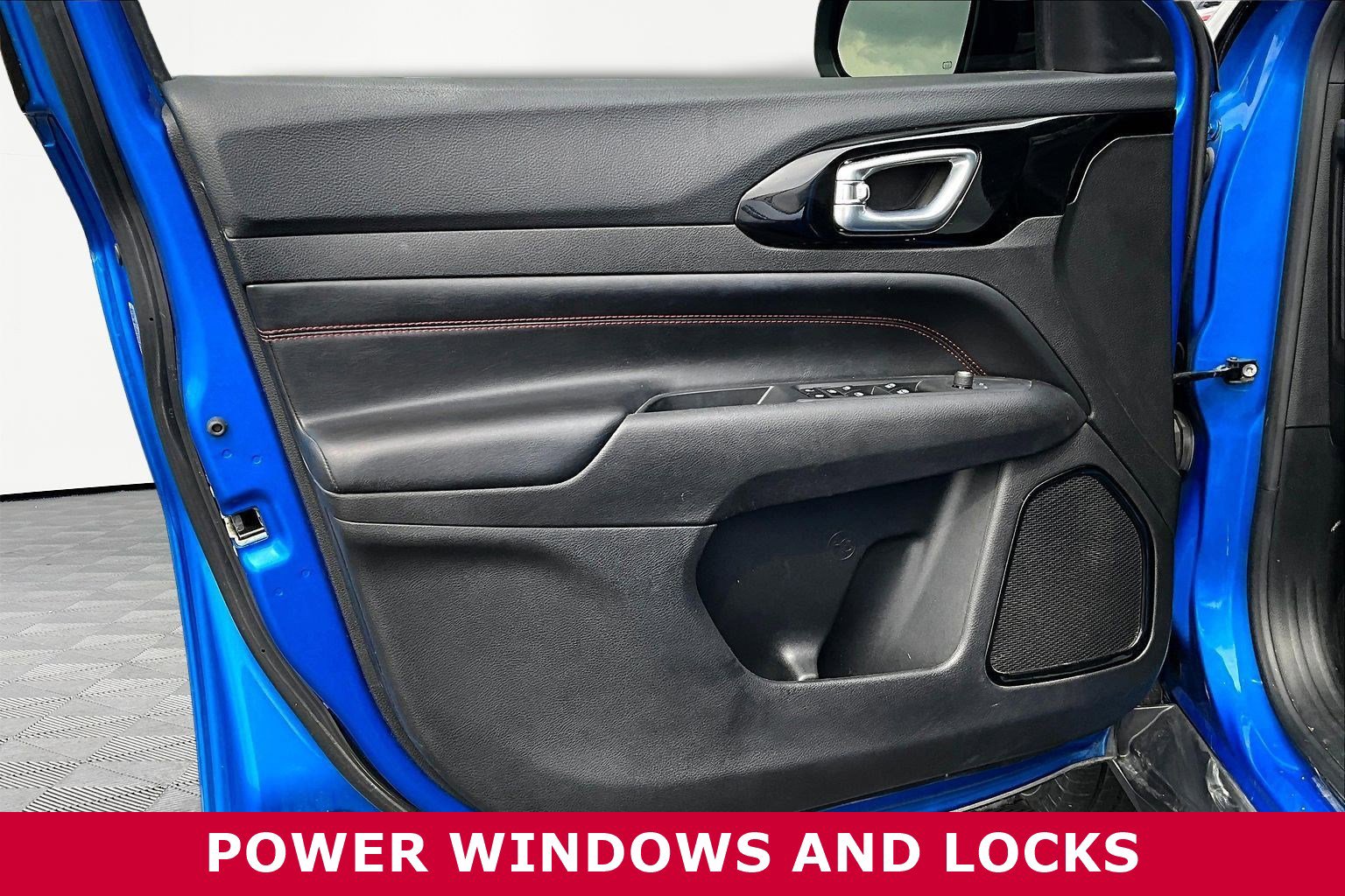 Used 2023 Jeep Compass Trailhawk w/ Trailhawk Convenience Group image 20