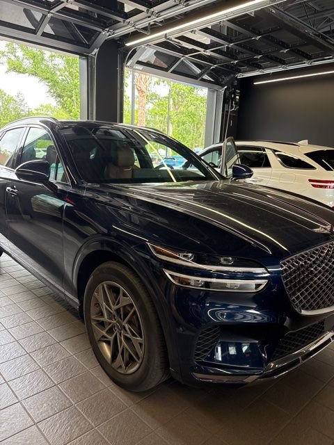 Used 2023 Genesis GV70 2.5T w/ Advanced Package AWD/4WD image 3