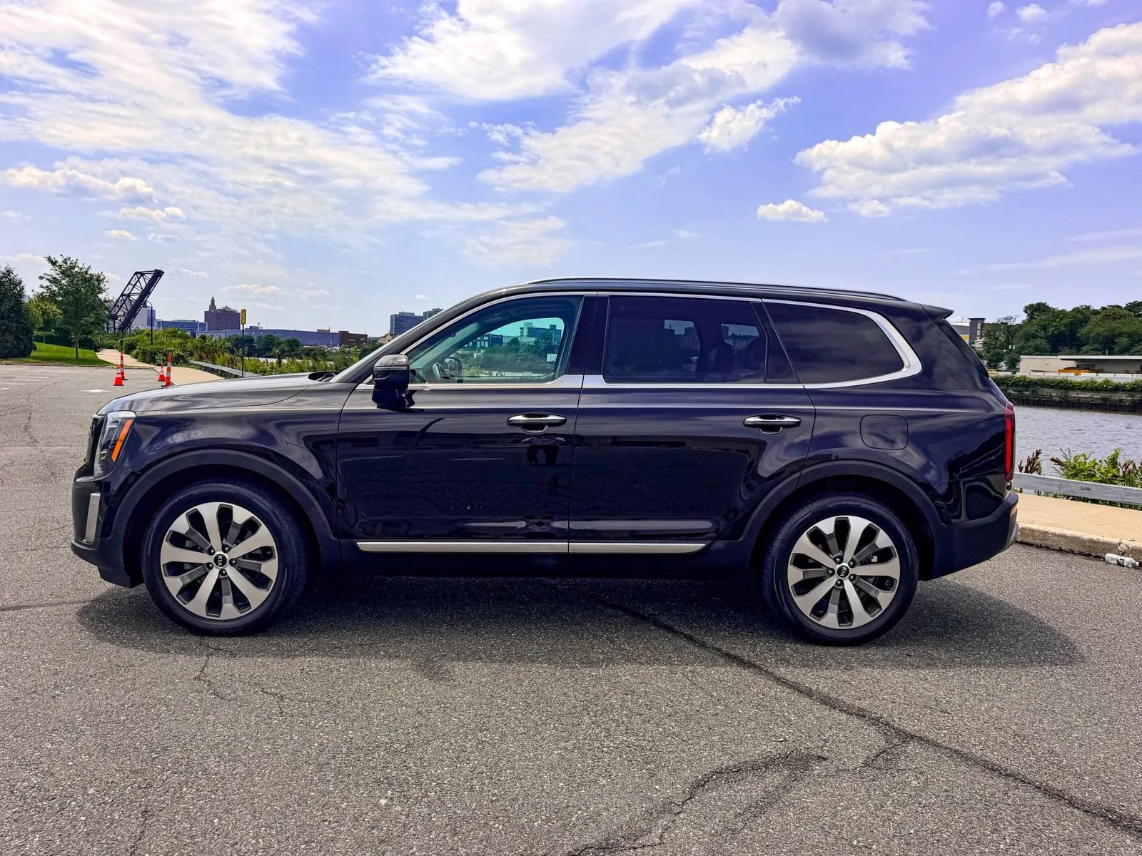 Used 2021 Kia Telluride S AWD/4WD image 7