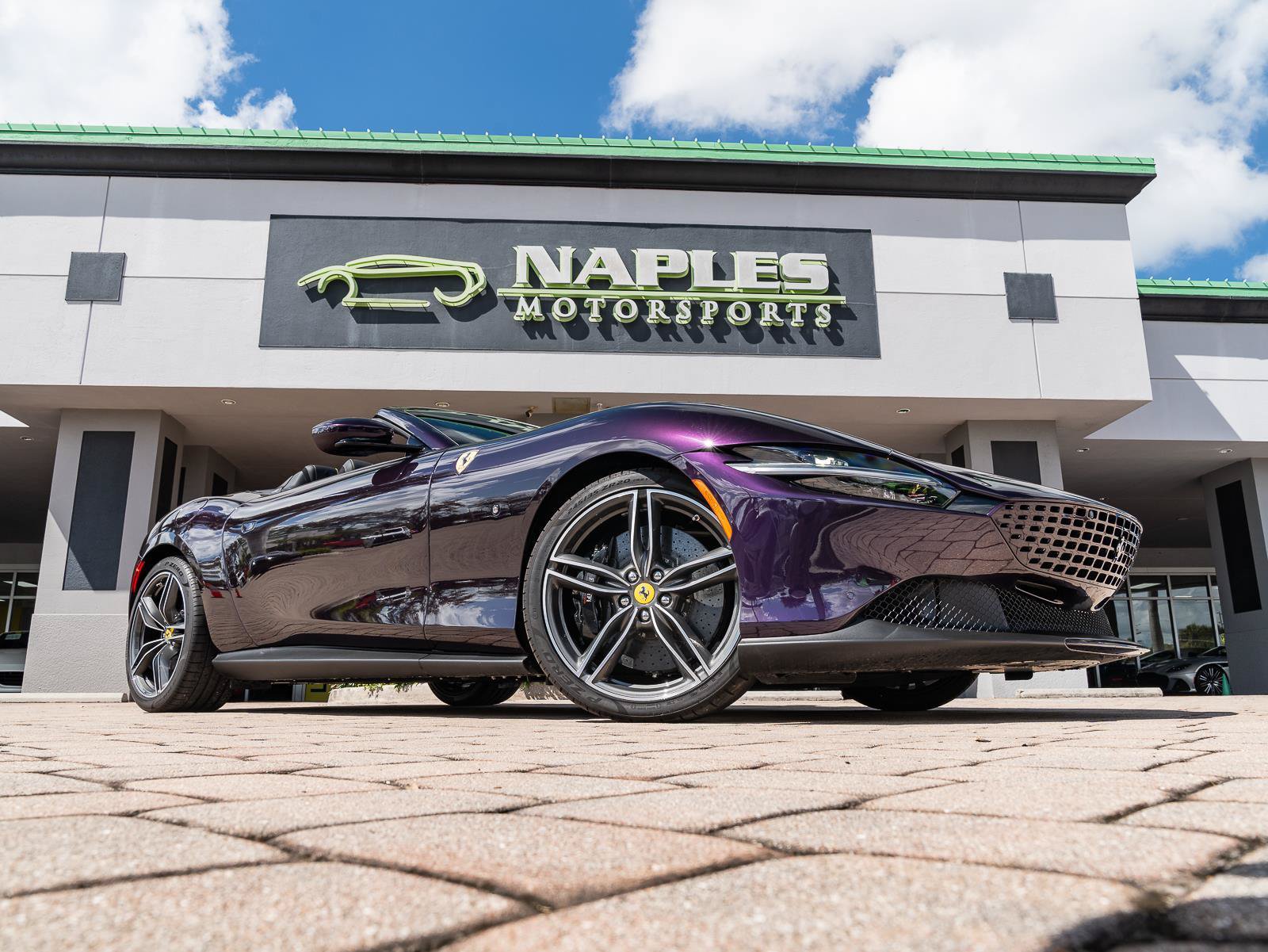 Used 2025 Ferrari Roma Spider RWD image 5