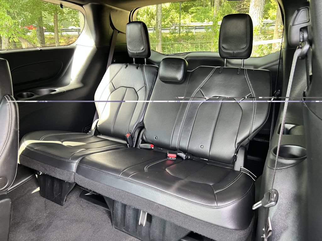 Used 2021 Chrysler Pacifica Touring-L w/ S Appearance Package FWD image 18