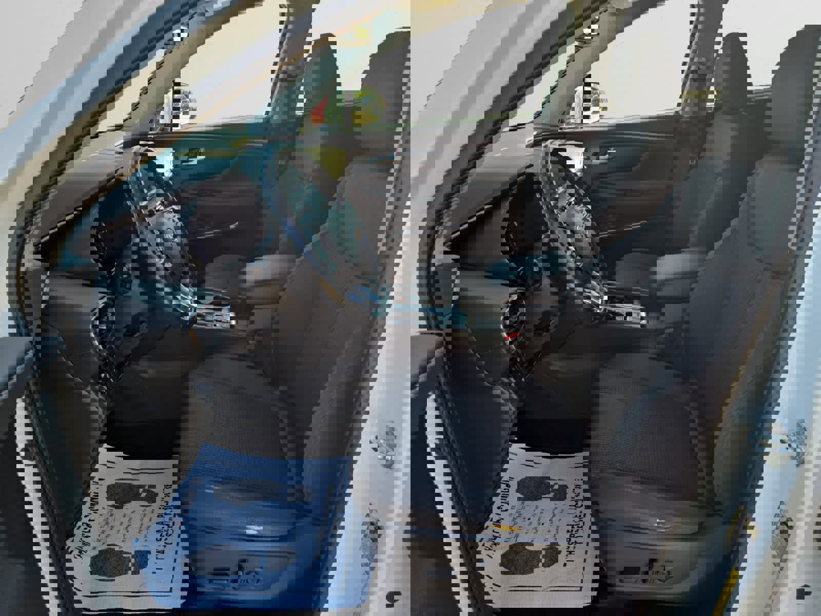 Used 2020 Hyundai Santa Fe SEL w/ Convenience Package image 9