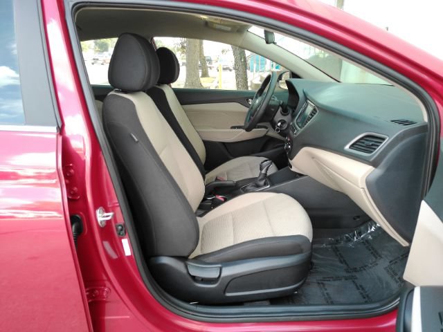 Used 2022 Hyundai Accent SEL FWD image 17