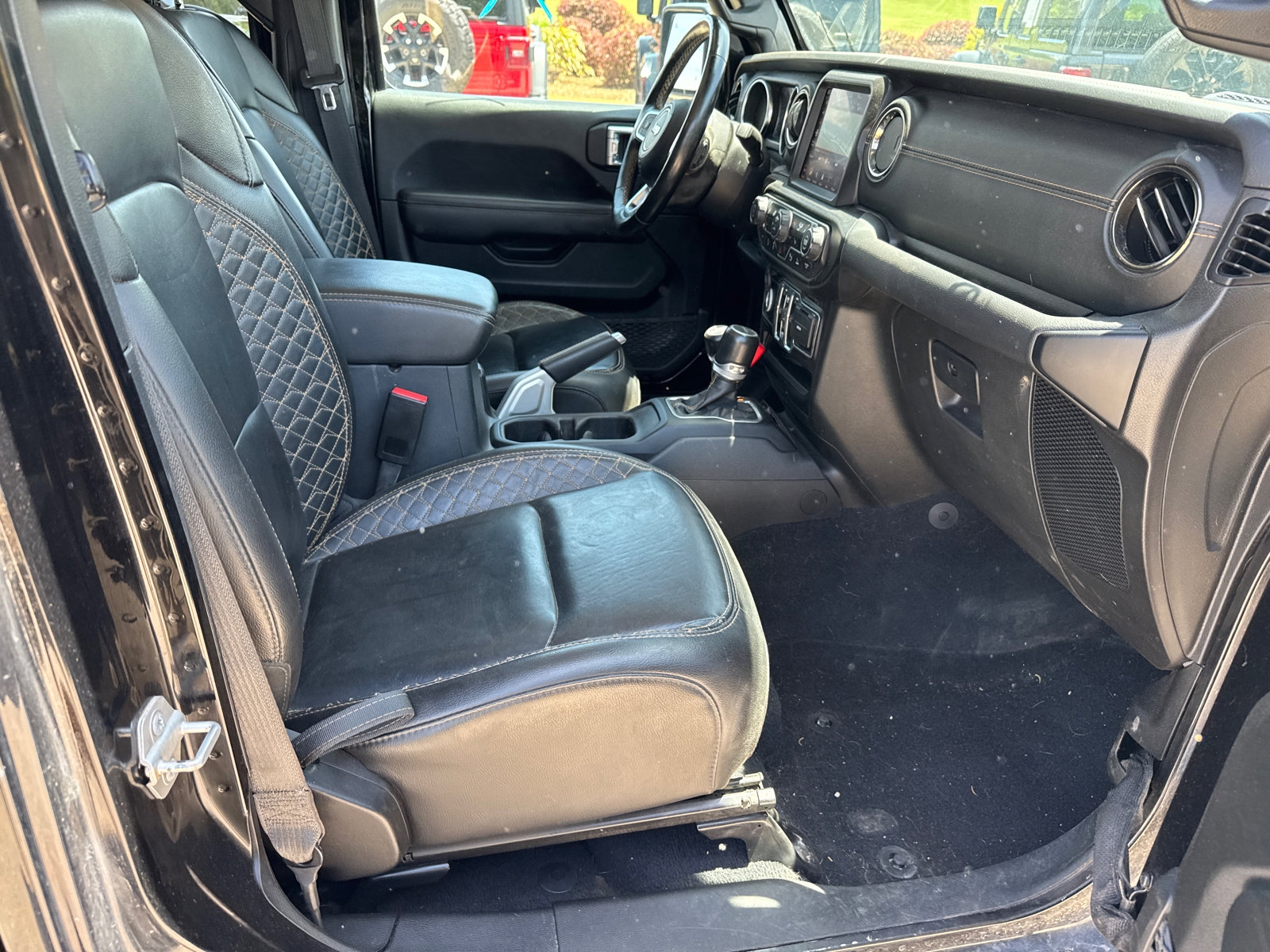 Used 2022 Jeep Gladiator Overland AWD/4WD image 16